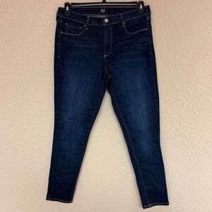 4/$15 GAP Women's Deep Indigo Skinny Jeans